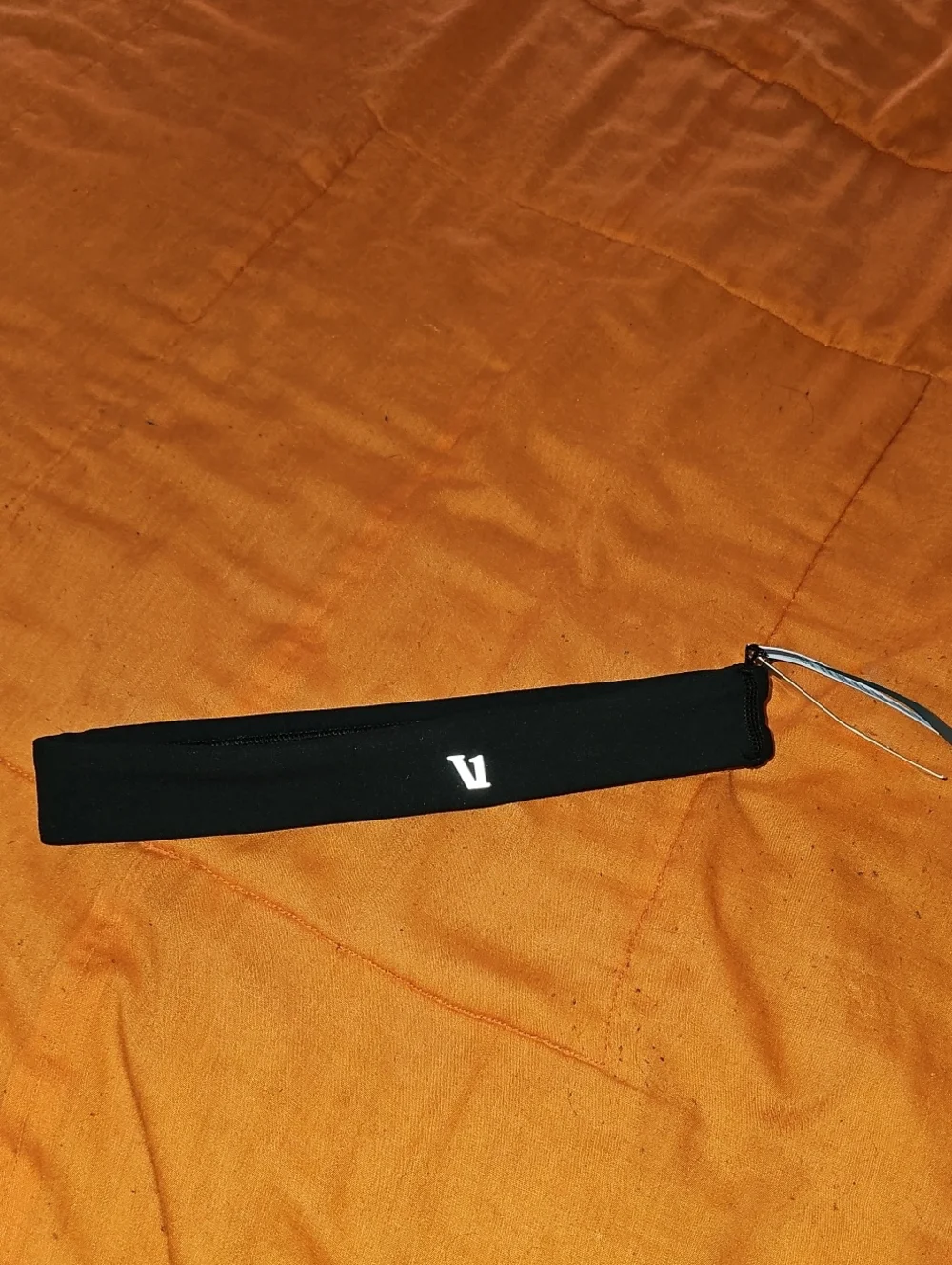 Vuori Volley Headband, Nwts, Black!! Sz O/S, Black And Silver